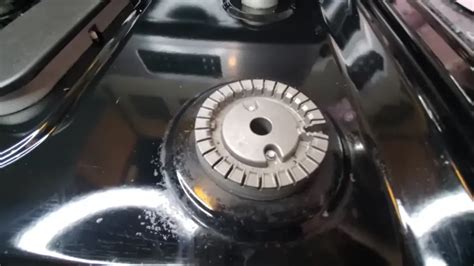 why doesn't my gas stove stay lit